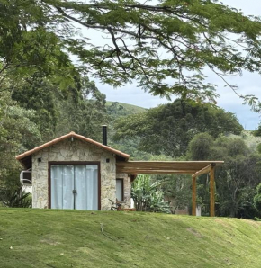 Casa di Pedra com linda vista para natureza - Miguel Pereira